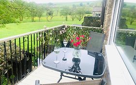 Tilly Cottage - Overlooking Pendle Hill